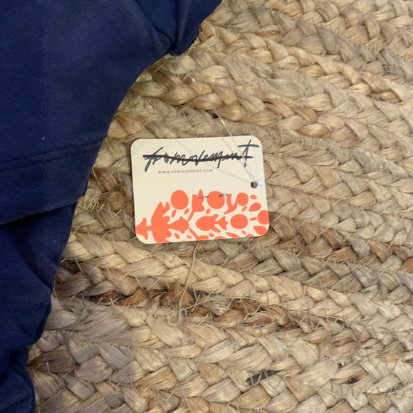 NWT Free People Hot
Crossover Women's crop Top Sz S color Blue - Picture 8 of 12